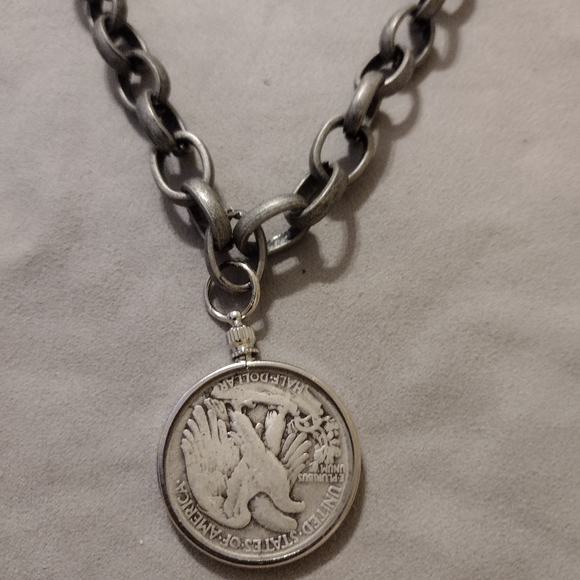 1942 Real US Silver Coin in bezel on chain - Picture 2 of 3
